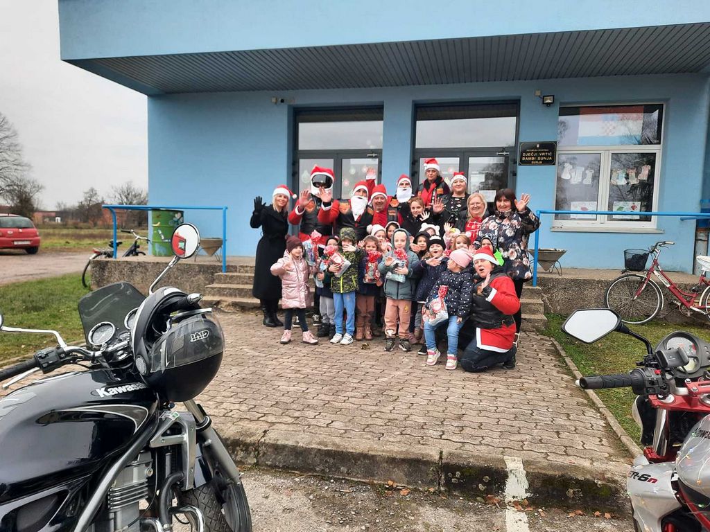 Moto Klub daruje vrtićance