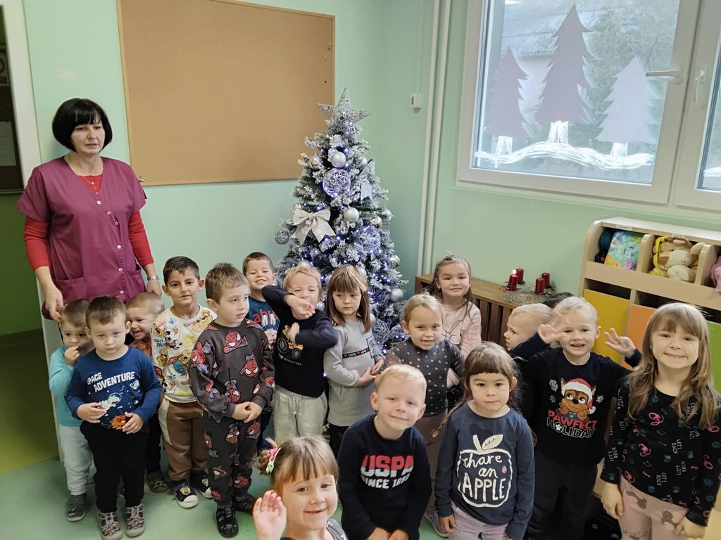 Paljenje prve adventske svijeće 